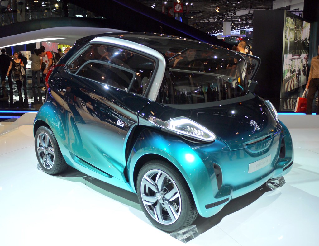 Piața Auto din 2026: Schimbări Semnificative și Tendințe Futuriste